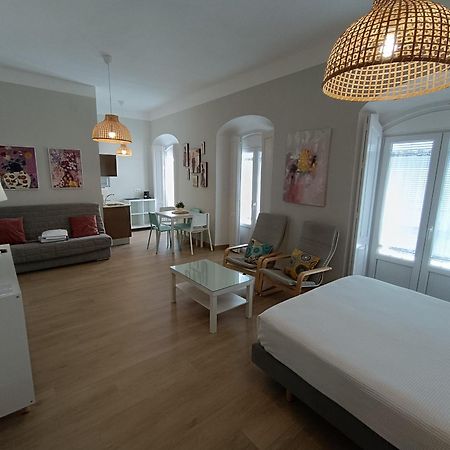 Apartamentos Turisticos Casa De Los Balcones شيبيونا المظهر الخارجي الصورة