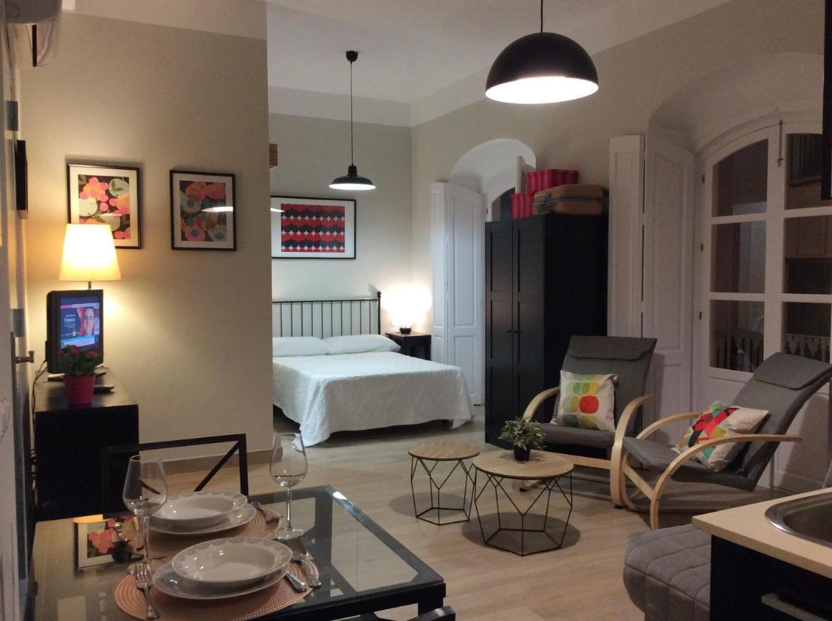 Apartamentos Turisticos Casa De Los Balcones شيبيونا المظهر الخارجي الصورة