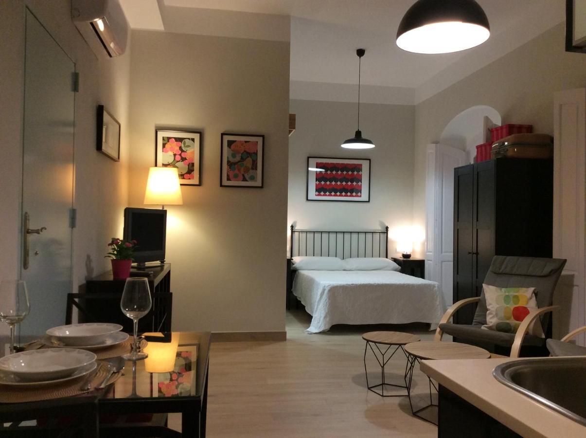 Apartamentos Turisticos Casa De Los Balcones شيبيونا المظهر الخارجي الصورة